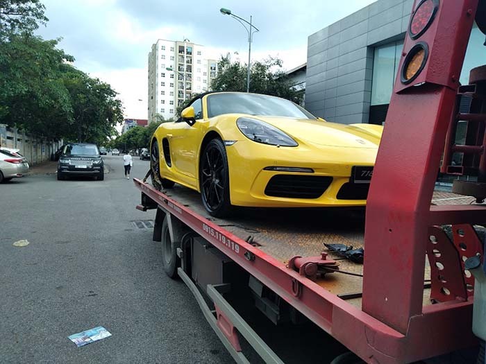 Click image for larger version

Name:	Porche-3.jpg
Views:	14
Size:	95.1 KB
ID:	4074